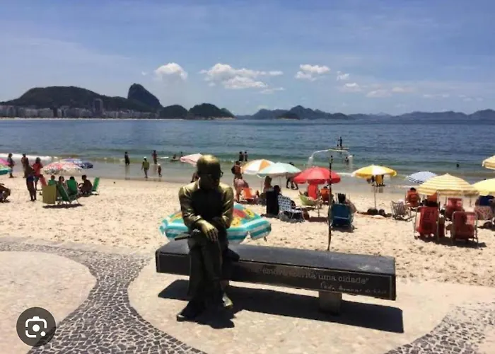 Alugo Quarto Espacoso Com Banheiro Privado Em Apartamento Em Copanema