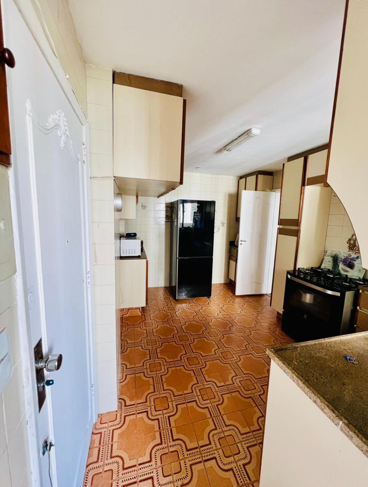 Homestay Alugo Quarto Espacoso Com Banheiro Privado Em Apartamento Em Copanema
